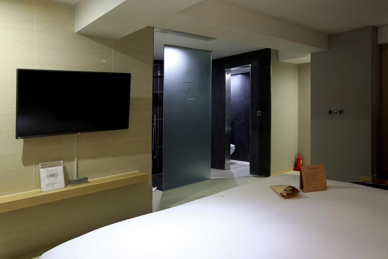 Suwon Top Cloud Hotel Exterior photo