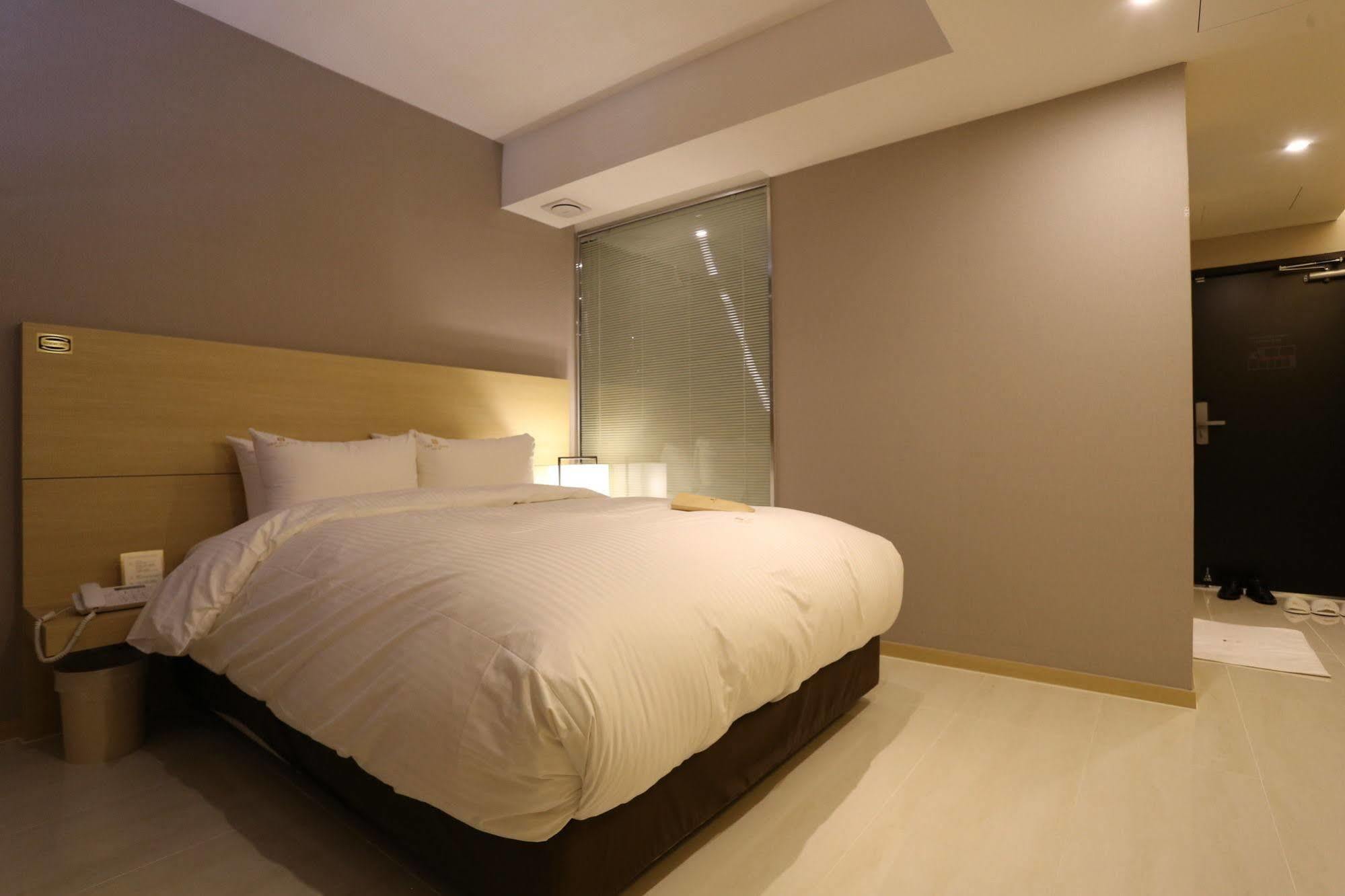 Suwon Top Cloud Hotel Exterior photo