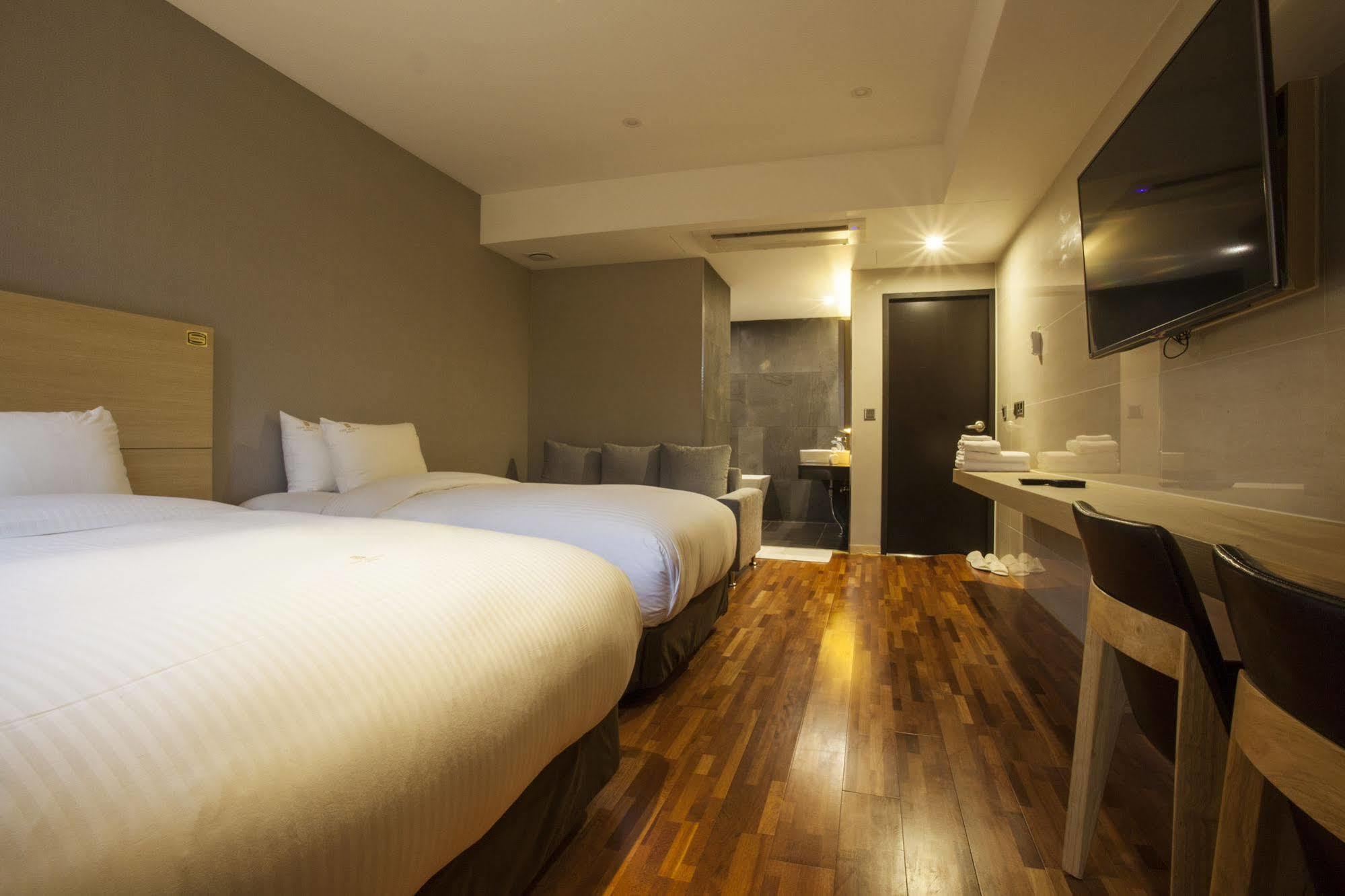 Suwon Top Cloud Hotel Exterior photo